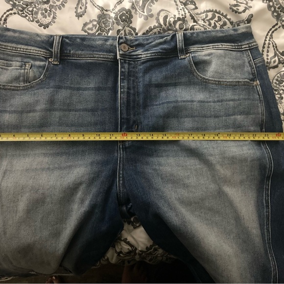 Maurice’s kancan destructed medium wash flare jeans size 22W - Picture 8 of 9